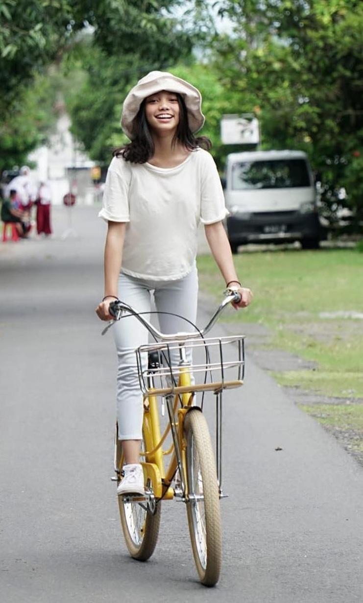 Wallpaper Naura Terbaru for Android