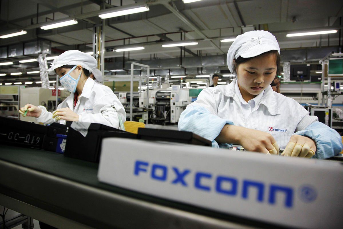 Foxconn denies reports factory cancels holidays, runs 24x7 for iPhone productions
