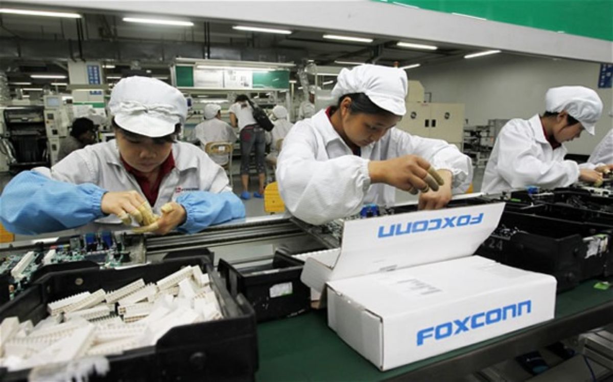 Foxconn Telling Its Shenzhen iPhone Assembly Staff to Stay Home Due to Coronavirus