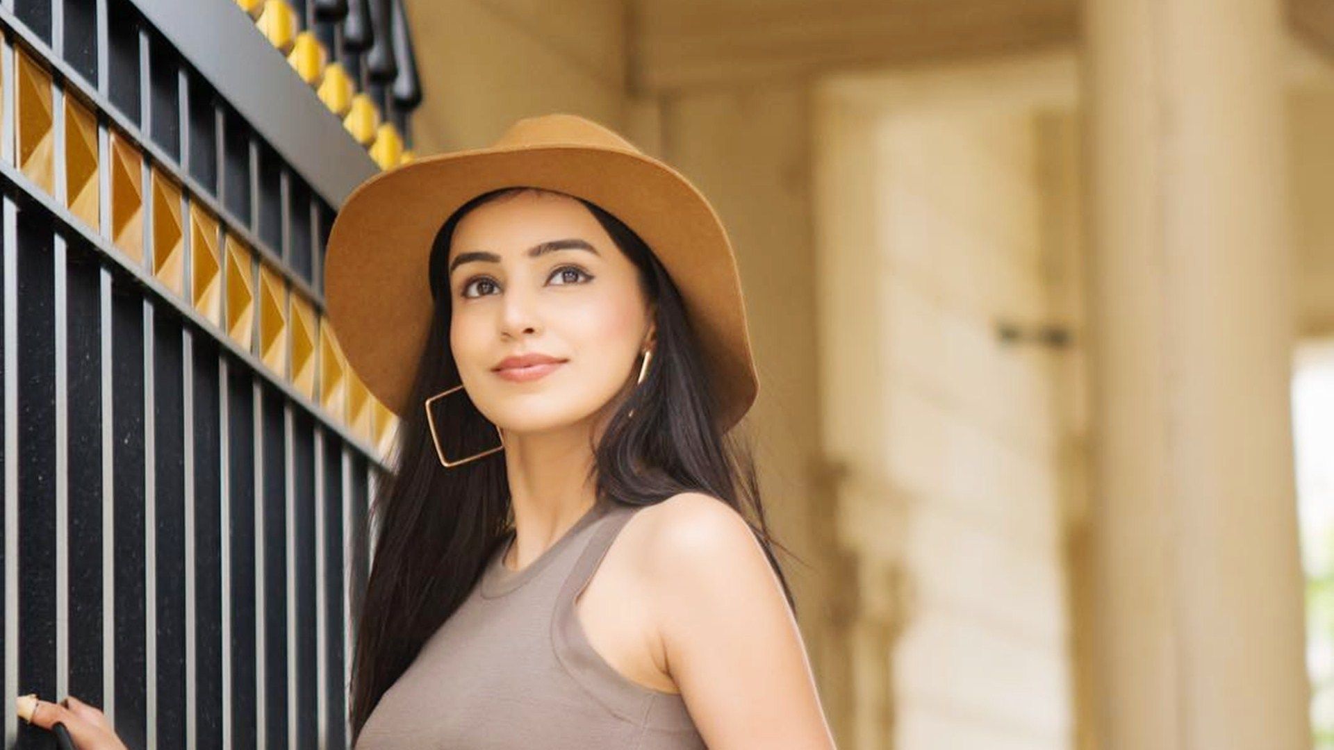 Ankitta Sharma Background Wallpaper 41536