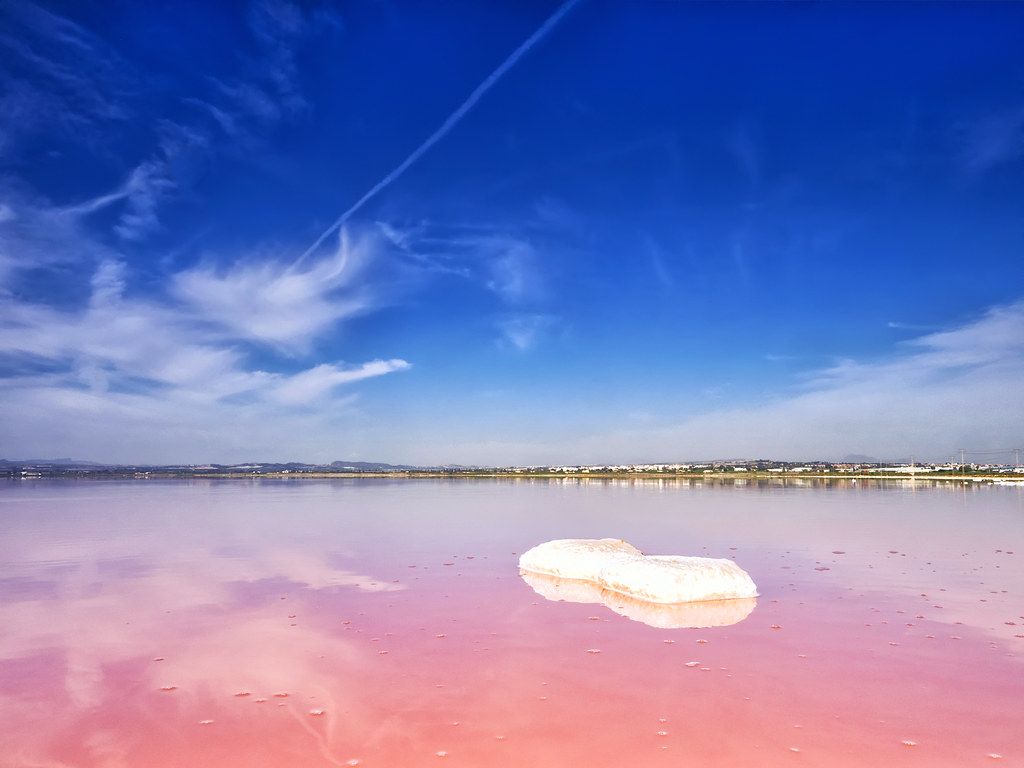 Sights to See: 5 Amazing Pink Lakes From Around the World