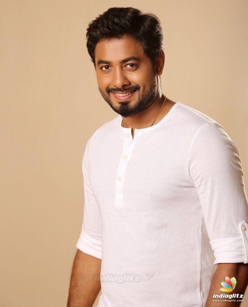 Aari Photo Actor photo, image, gallery, stills and clips