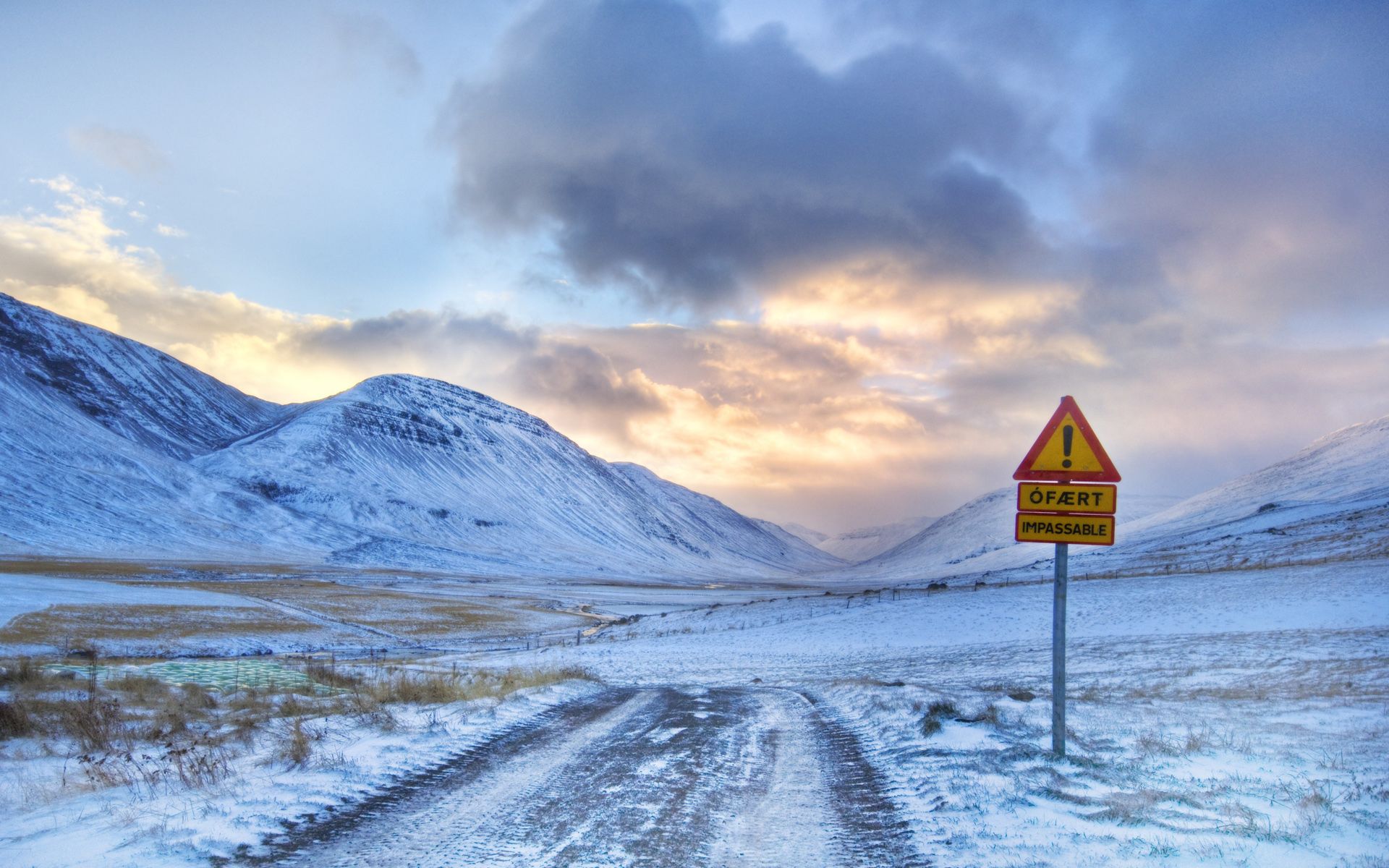 Winter Mountains Wallpaper