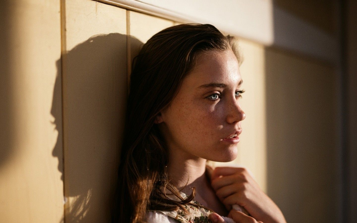 Download 1440x900 Brunette, Freckles, Model, Women, Profile View, Open Mouth Wallpaper for MacBook Pro 15 inch, MacBook Air 13 inch