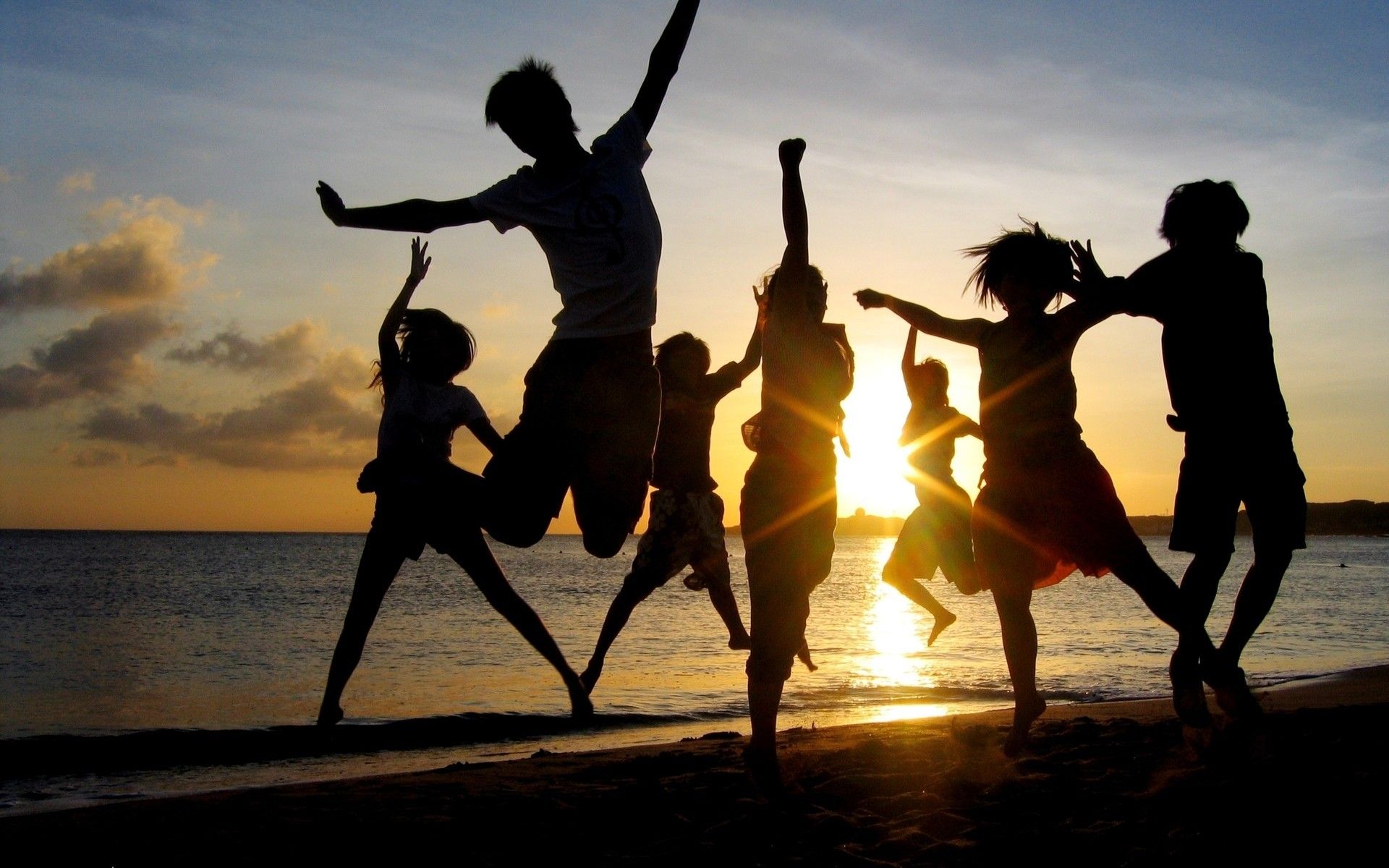 Happy people, friends, happiness, sunset, beach wallpaper download. Wallpaper, picture, photo