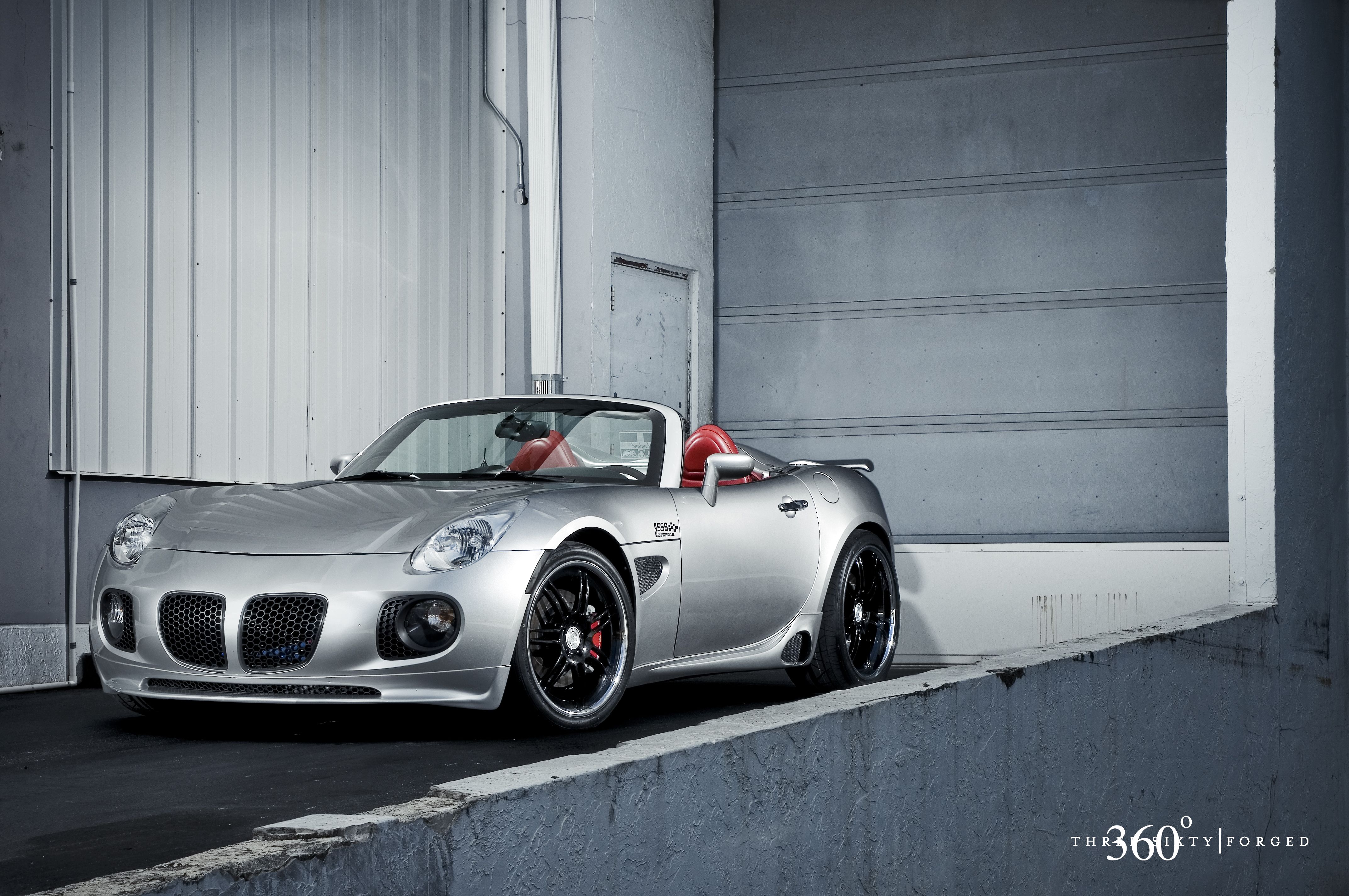 Pontiac Solstice 4K UHD Wallpaper