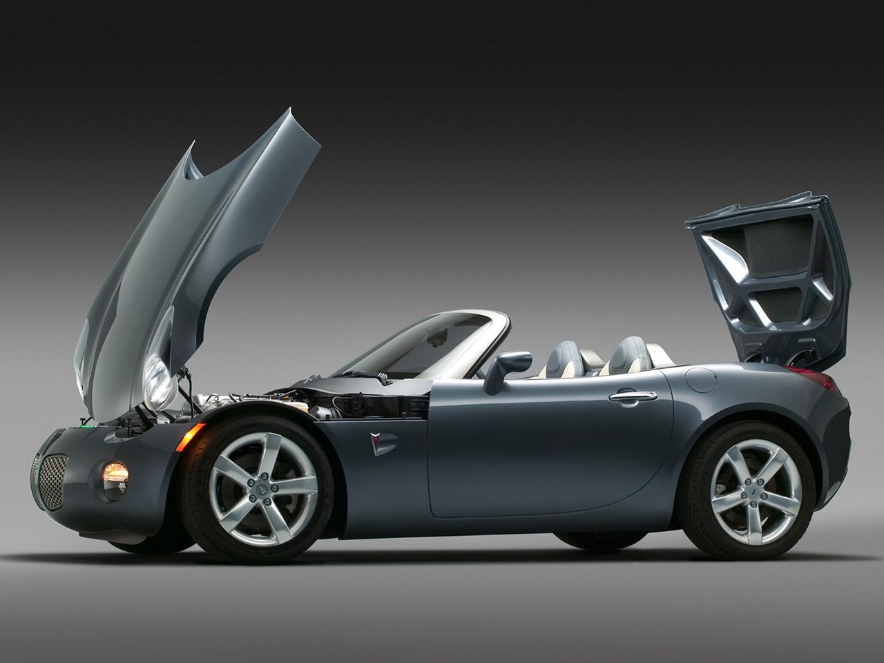 Pontiac Solstice Roadster & Trunk Open