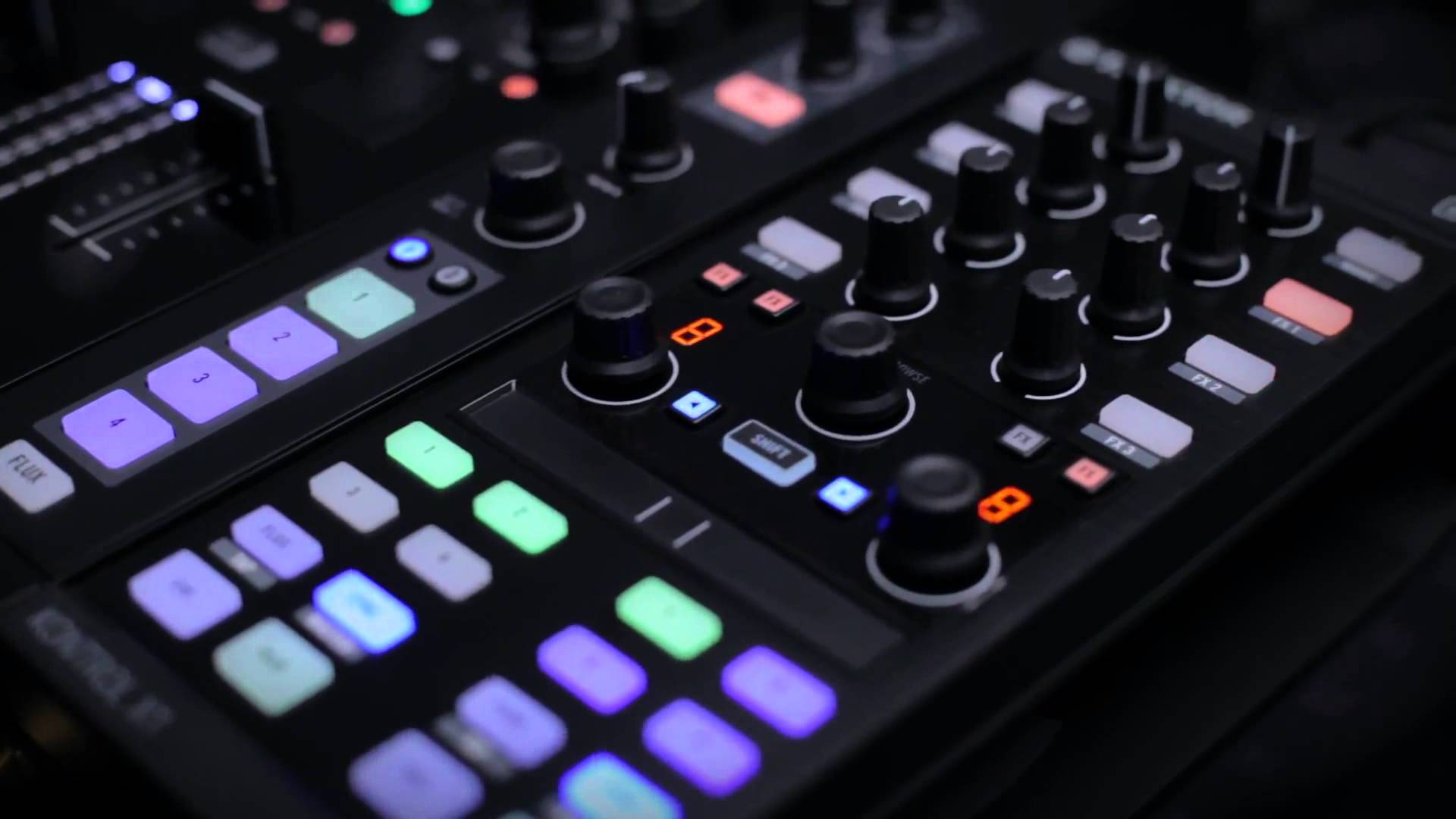 Native Instruments Traktor Kontrol X1 MK2 Getinthemix.com