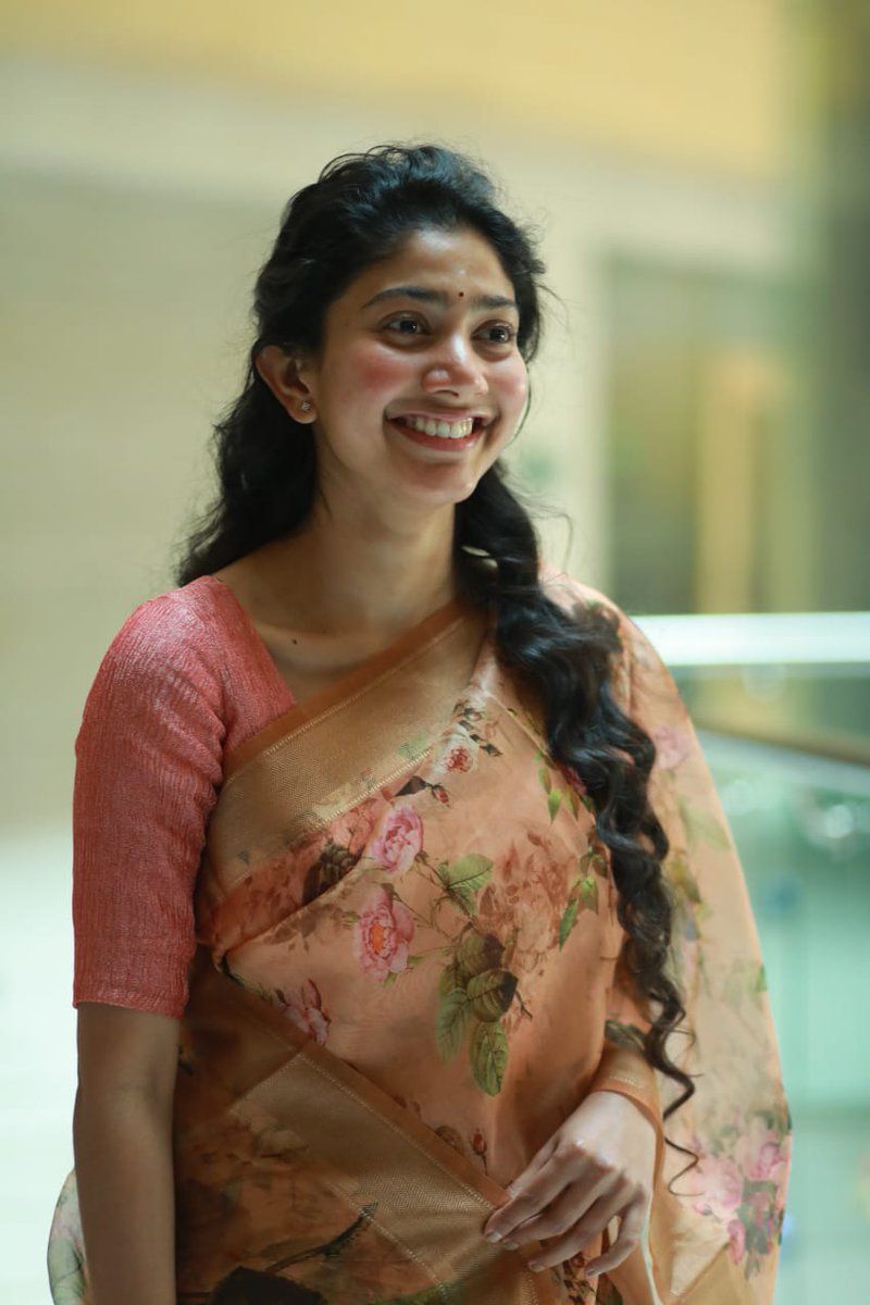 Sai Pallavi Sizzling Image From Maari 2 Press Meet