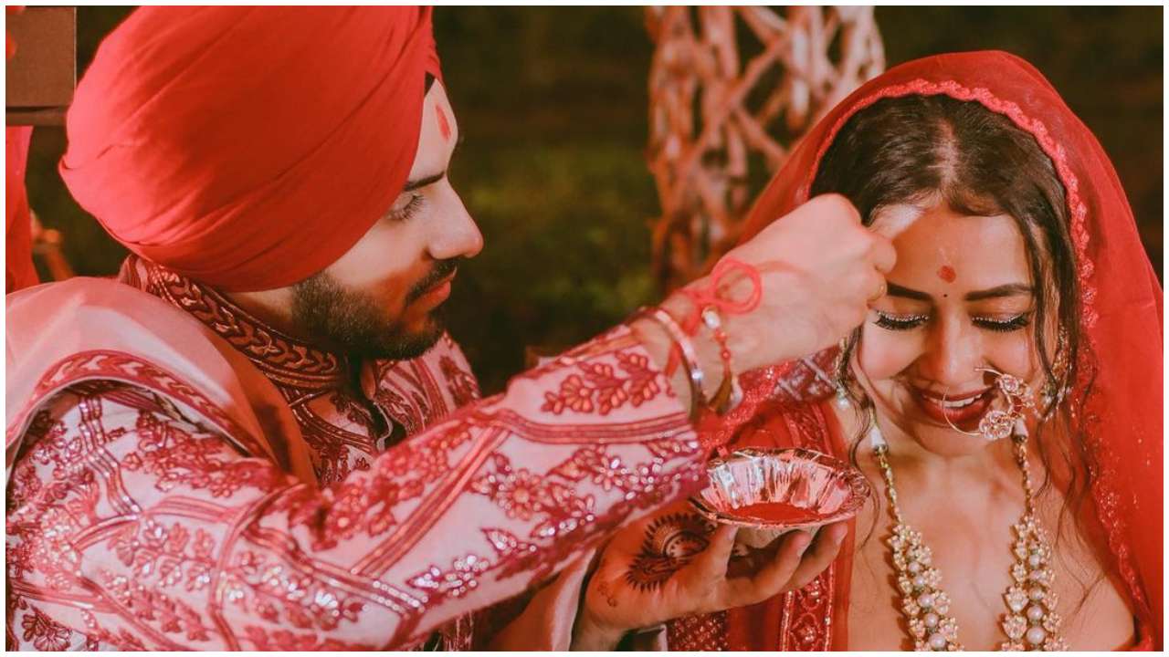 Neha Kakkar changes her name, updates Instagram profile after her dreamy wedding with Rohanpreet Singh