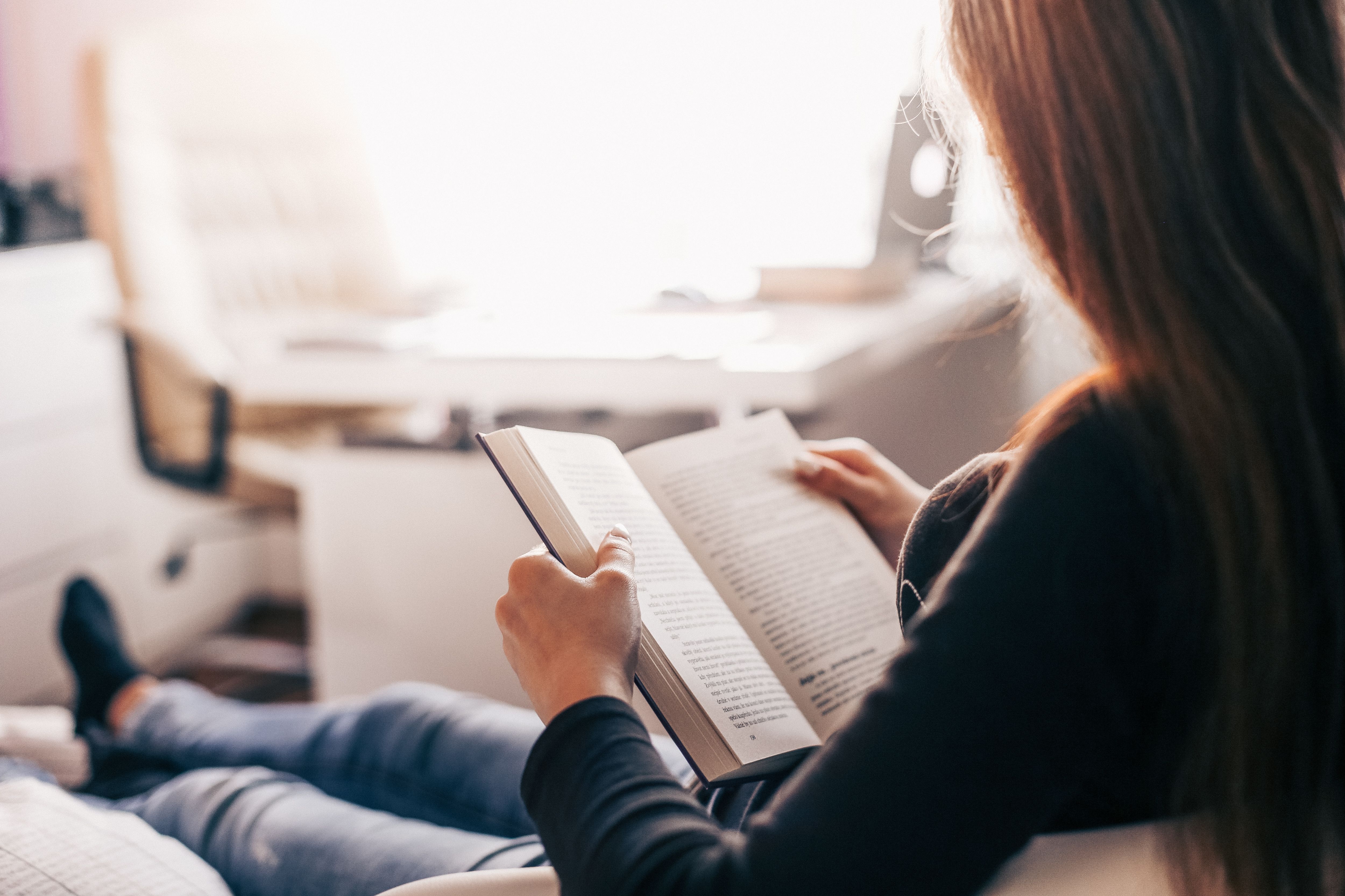 Women Reading Book Wallpapers Wallpaper Cave