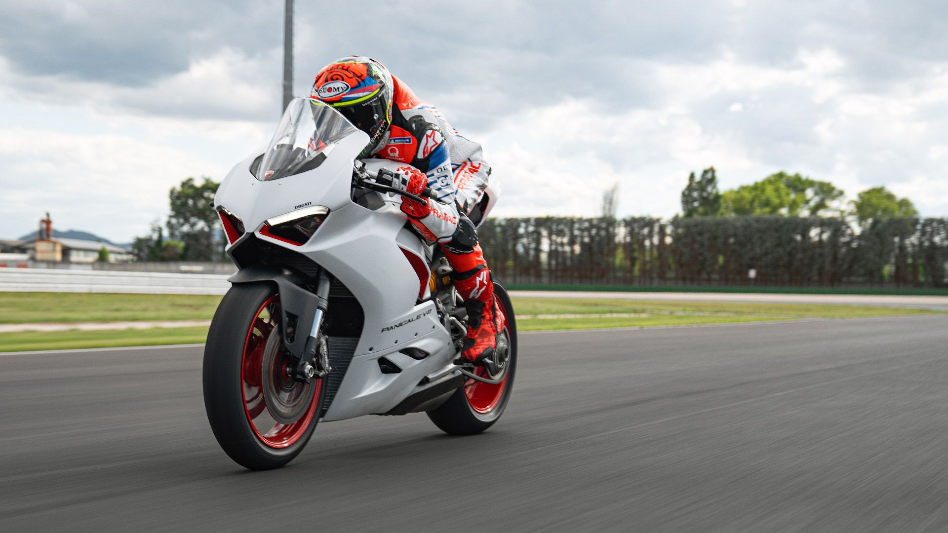 Ducati Panigale V2: High Performance, Red Essence