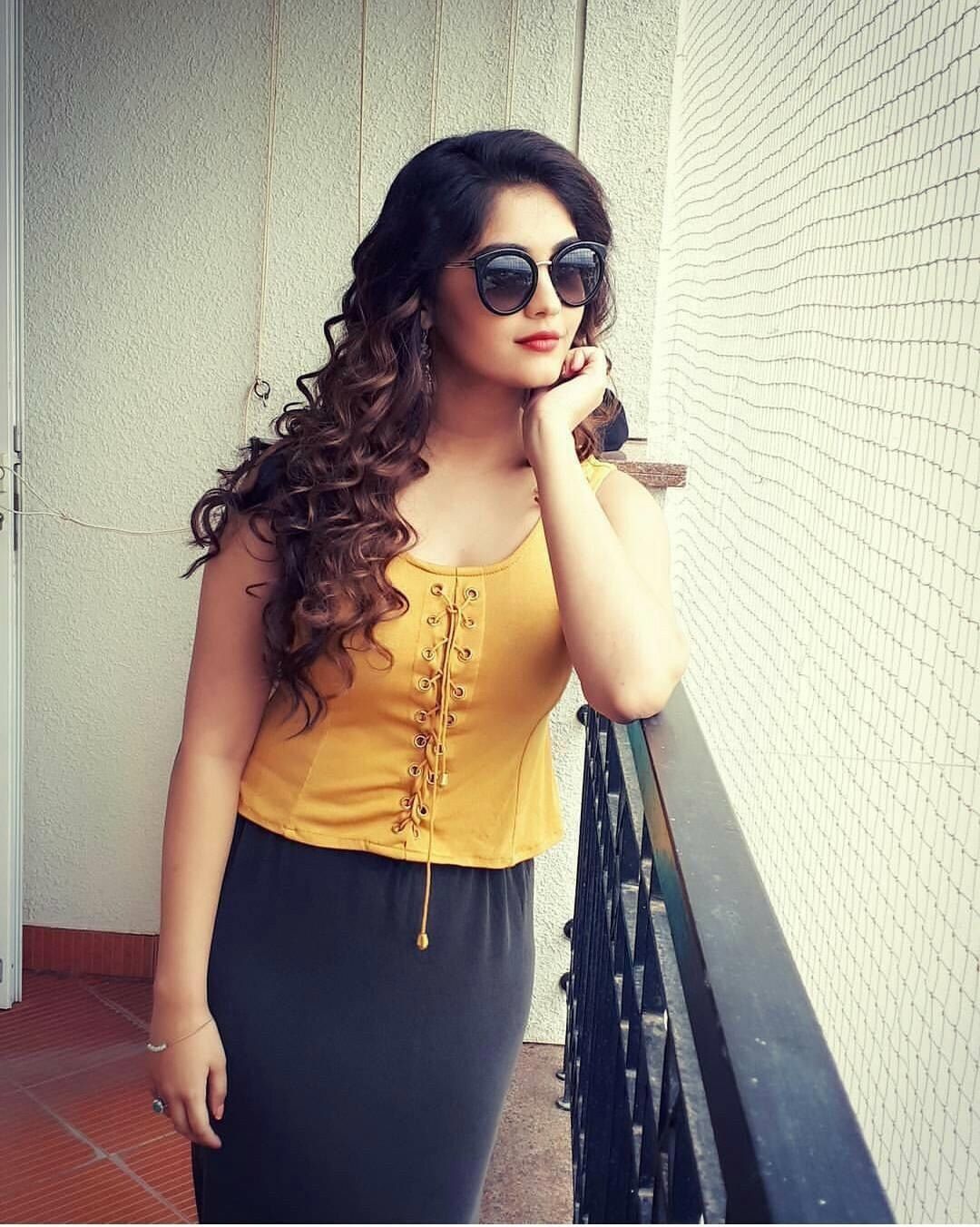 Surbhi puranik Latest HD Picture and Wallpaper