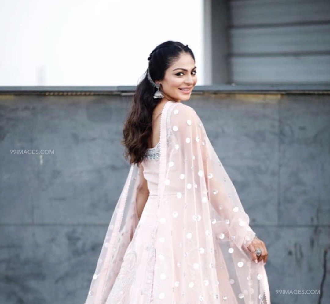 Neeru Bajwa Beautiful HD Photo & Mobile Wallpaper HD (Android IPhone) (1080p) #neerubajwa #actre. HD Wallpaper For Mobile, Mobile Wallpaper, HD Photo