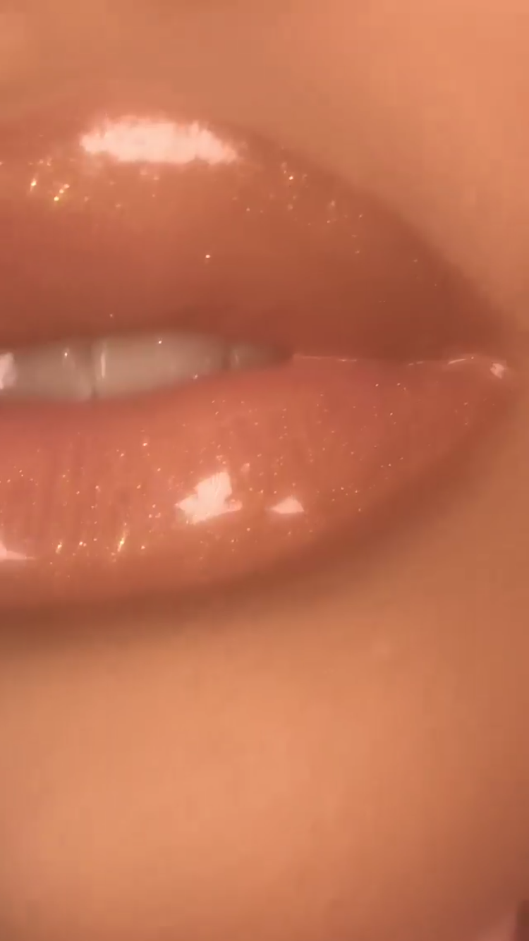 Amrezy. Pink lips, Lip wallpaper, Glossy makeup