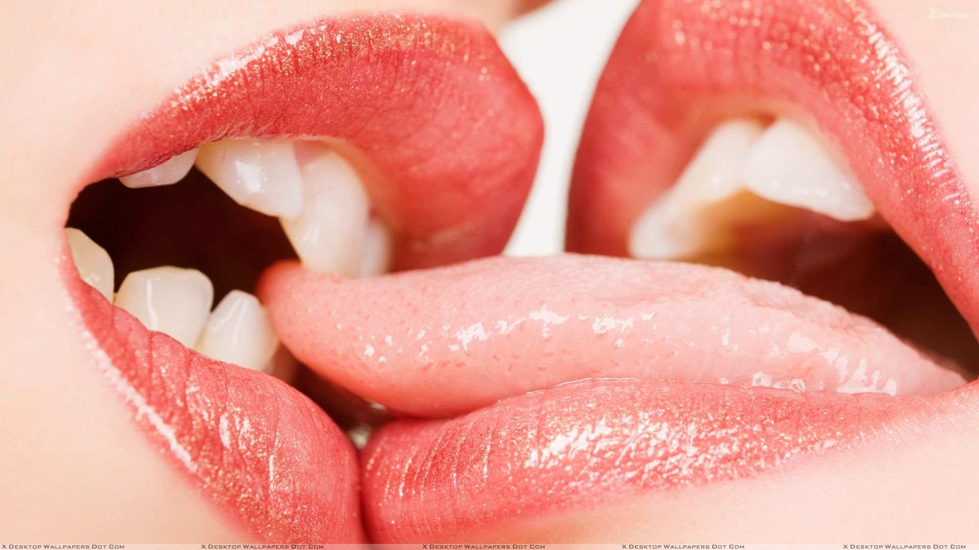 Red Glossy Lips Kissing Wallpaper
