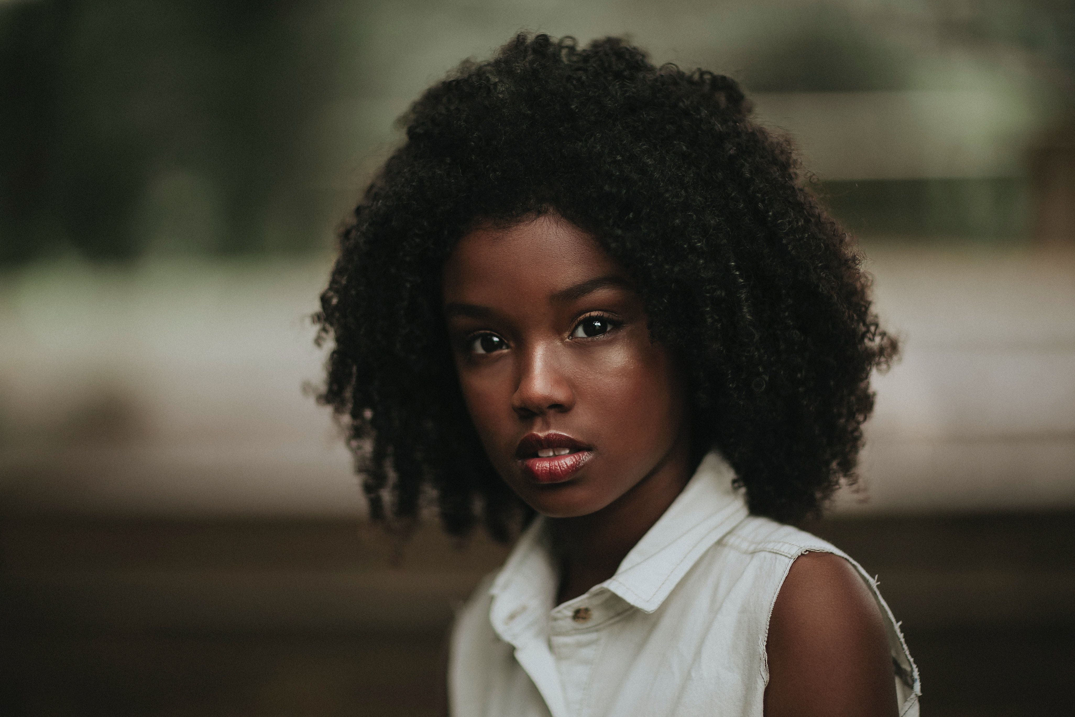 African American girl looking at camera · Free