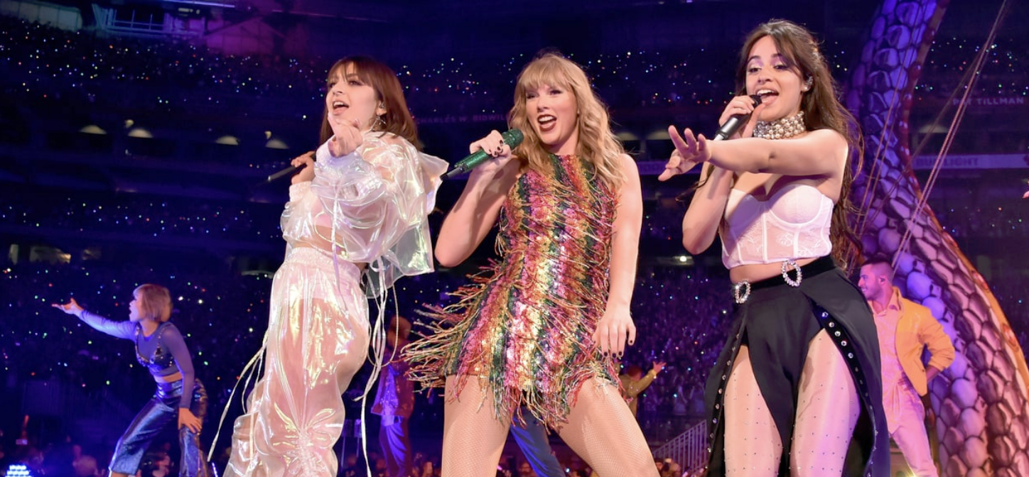 Taylor Swift, Camila Cabello and Charli XCX Perform 'Shake It Off' on the Opening Night of the 'Reputation' Tour. Celebrity photo, Charli xcx, Taylor swift