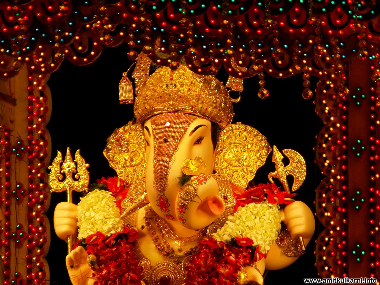 1/ Halwai Wallpaper Halwai Ganapati Temple HD Wallpaper