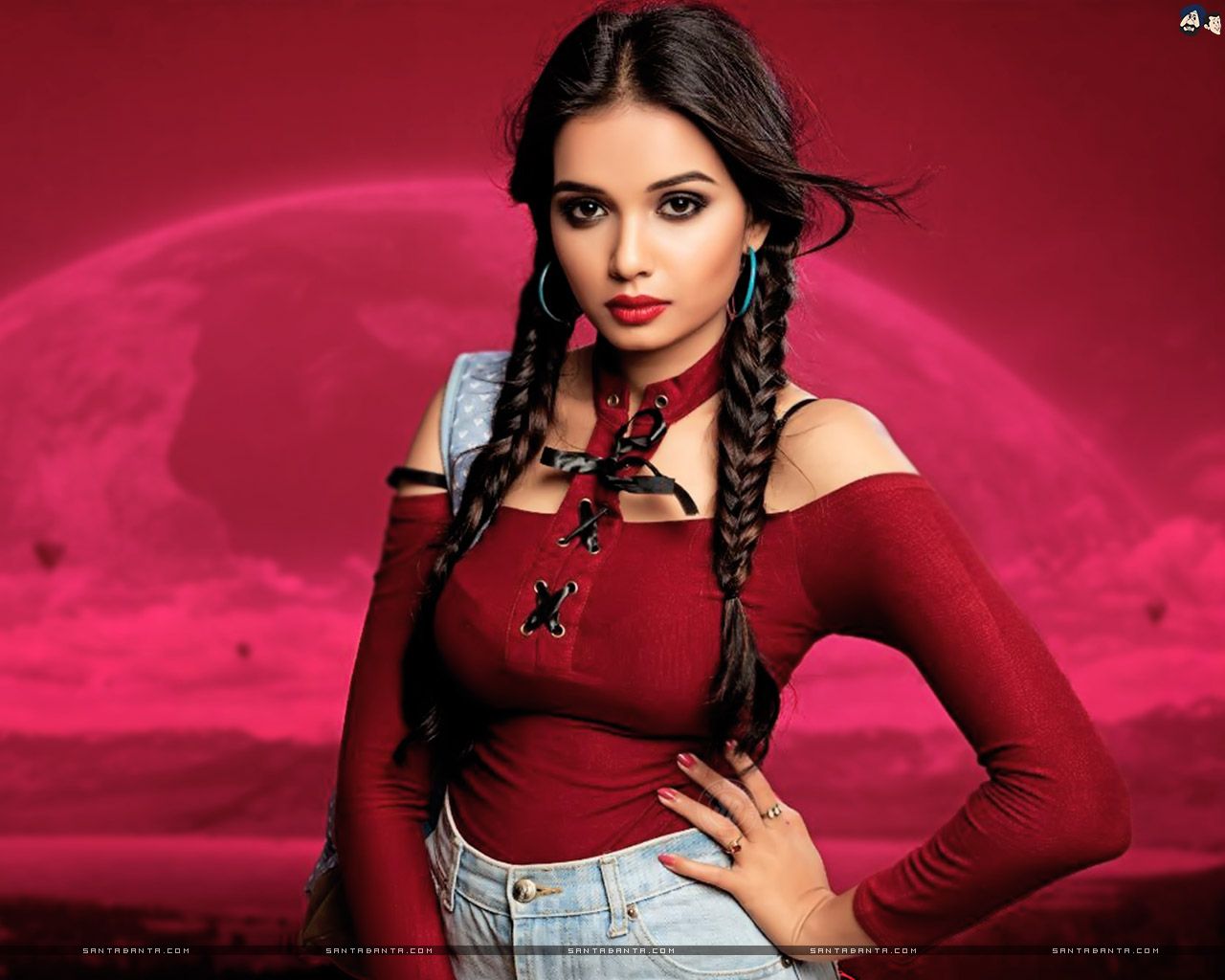 Marathi films actress & model, Aakanksha Sakharkar