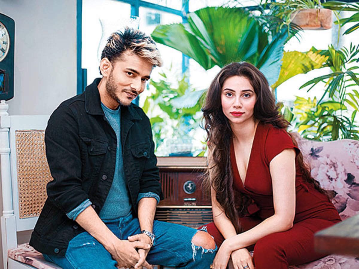 ZARA KHAN & TANISHK BAGCHI DEBUT AS SINGER SONGWRITERS IN “KHUD SE ZYADA” WITH VYRL ORIGINALS