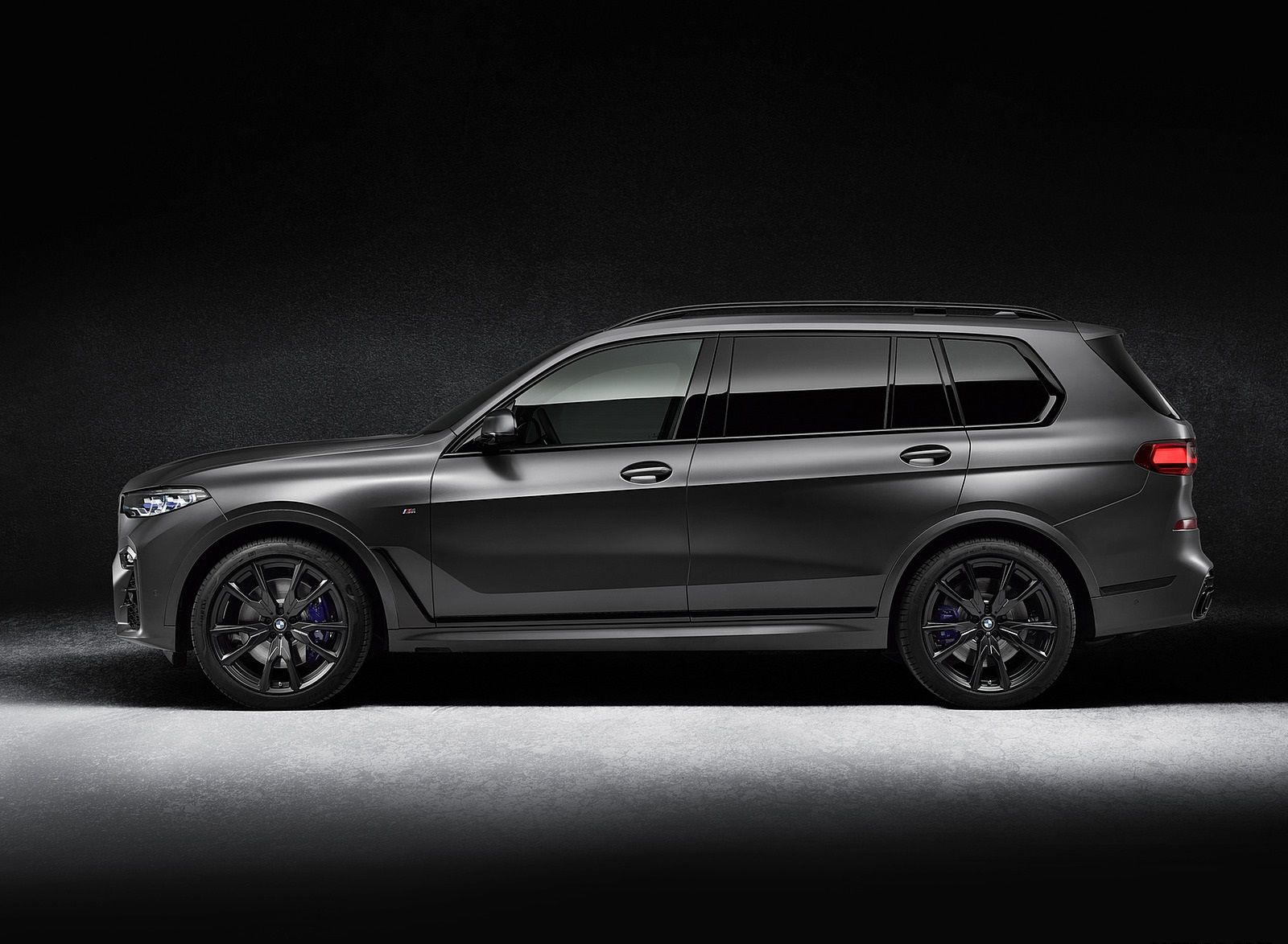 BMW X7 Dark Shadow Edition Side Wallpaper