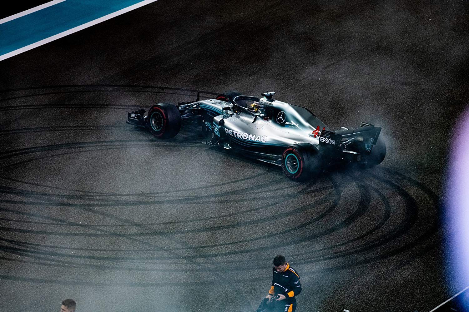 Lewis Hamilton in Formula 1: Drive to Survive (2019). Formula Lewis hamilton, Outdoor survival