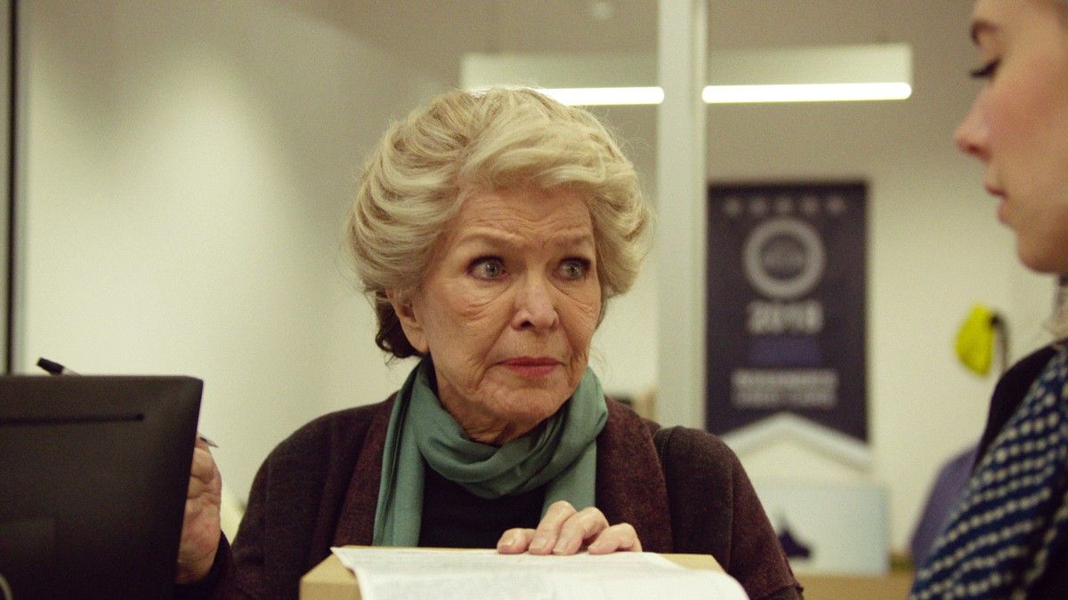 Ellen Burstyn ignites sparks in 'Pieces of a Woman' Angeles Times