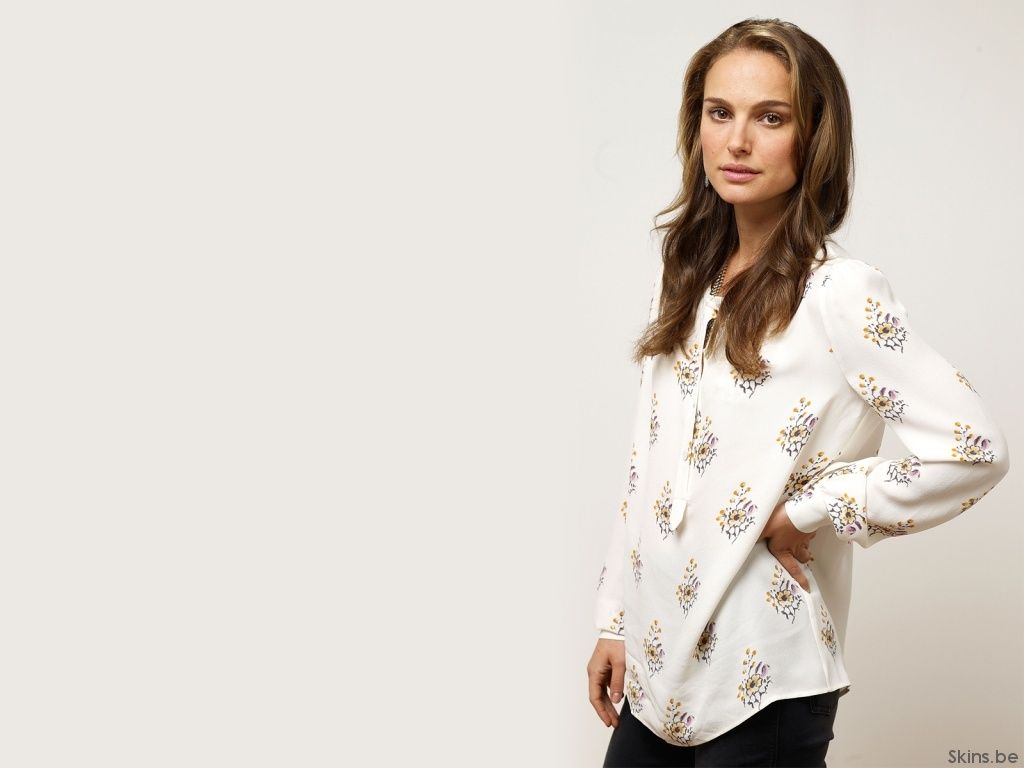 Natalie Portman desktop wallpaper free download in widescreen & HD