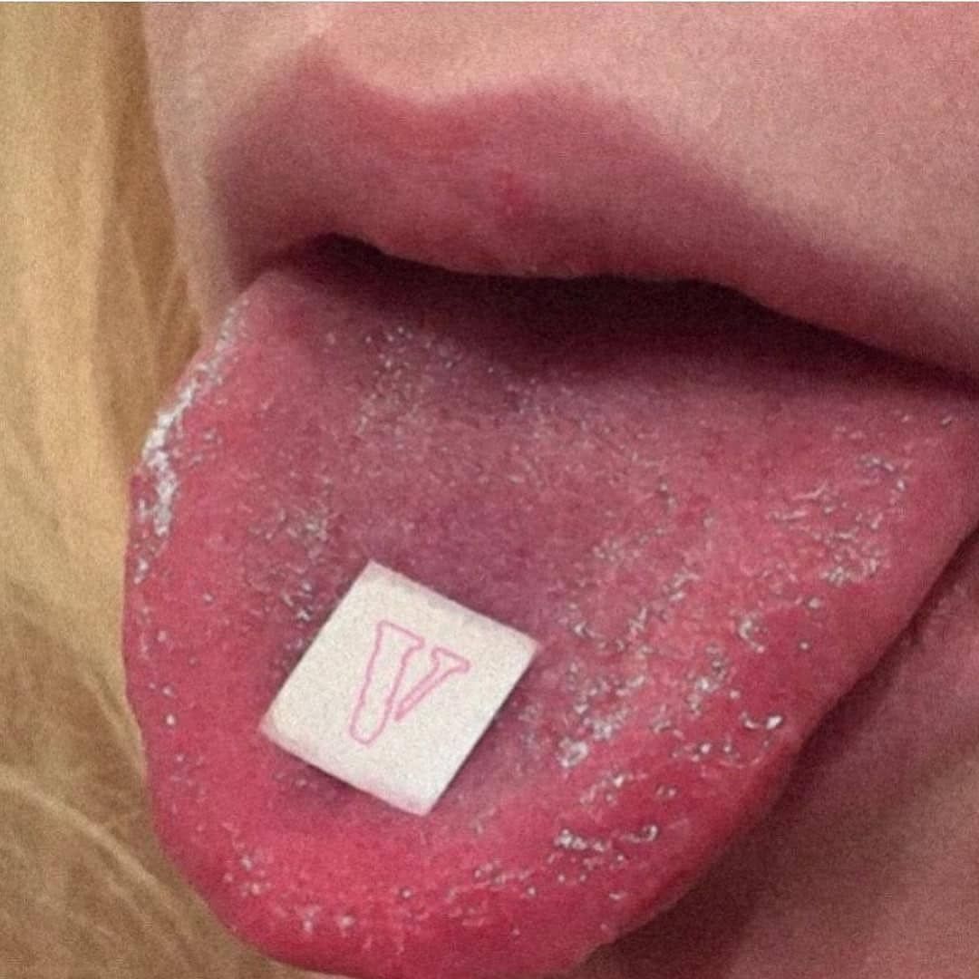 Vlone Logo Wallpaper Aesthetic + Vlone Logo Wallpaper. Vlone logo, Badass aesthetic, Aesthetic image