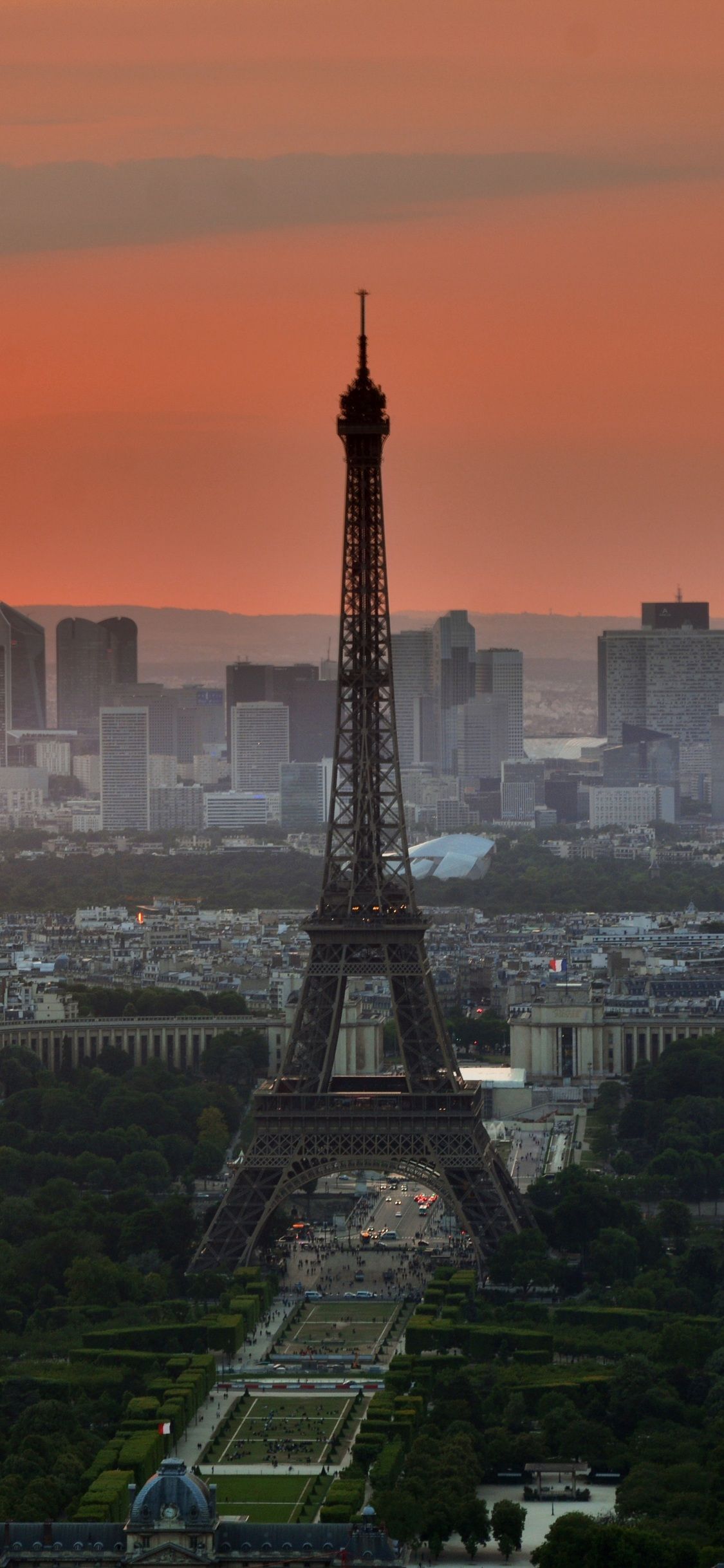 Eiffel Tower In Paris 4k
