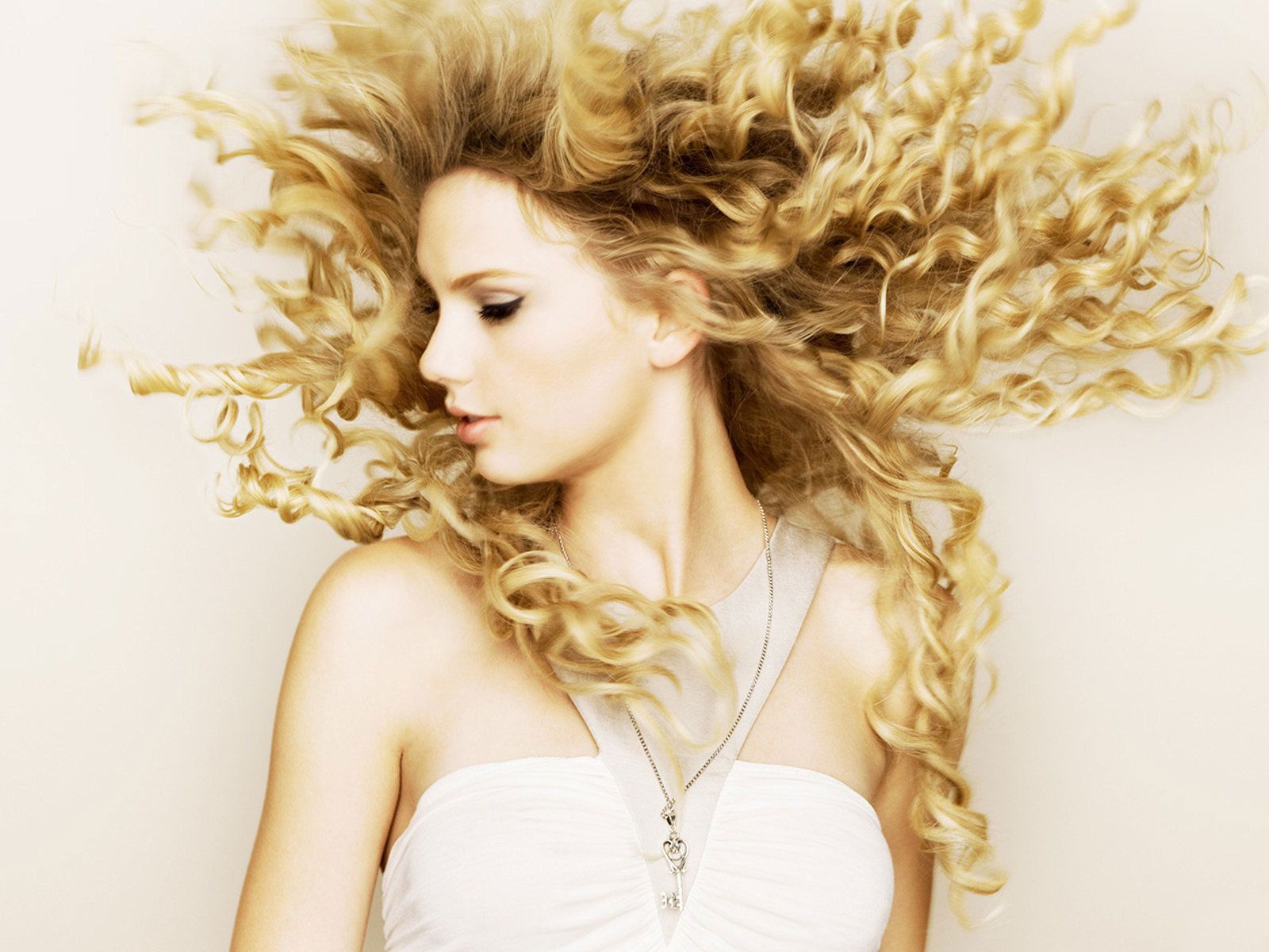 Fearless (Taylor Swift album) Wallpaper