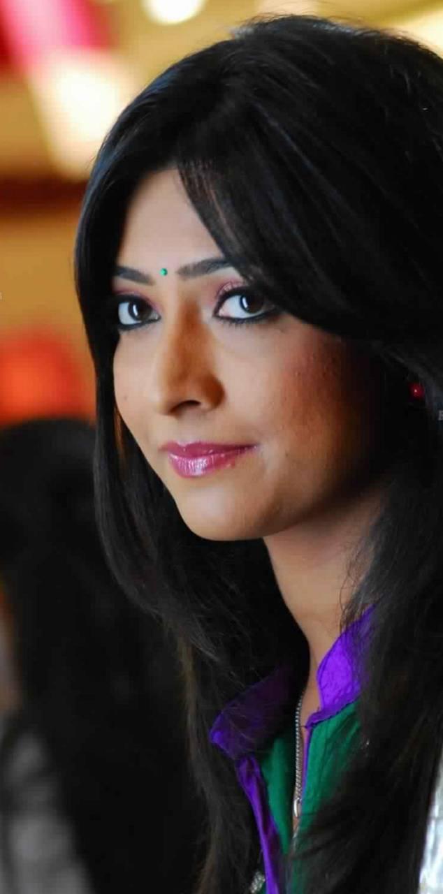 Radhika Pandit Wallpaper