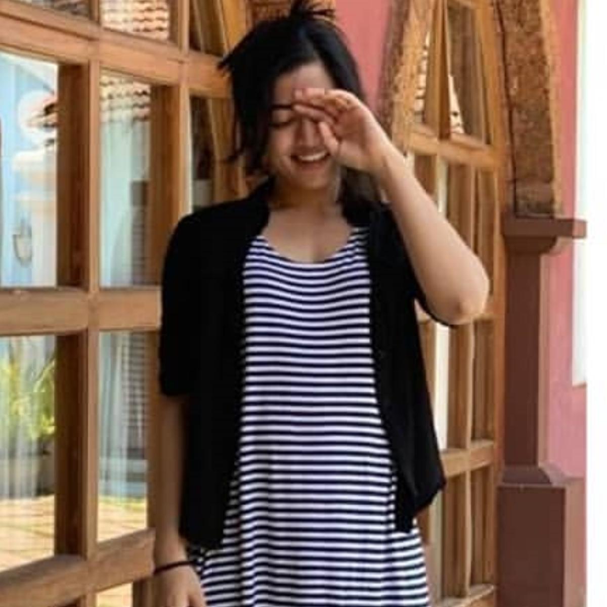 Rashmika Mandanna's THESE candid moments are too cute to miss; Check it out