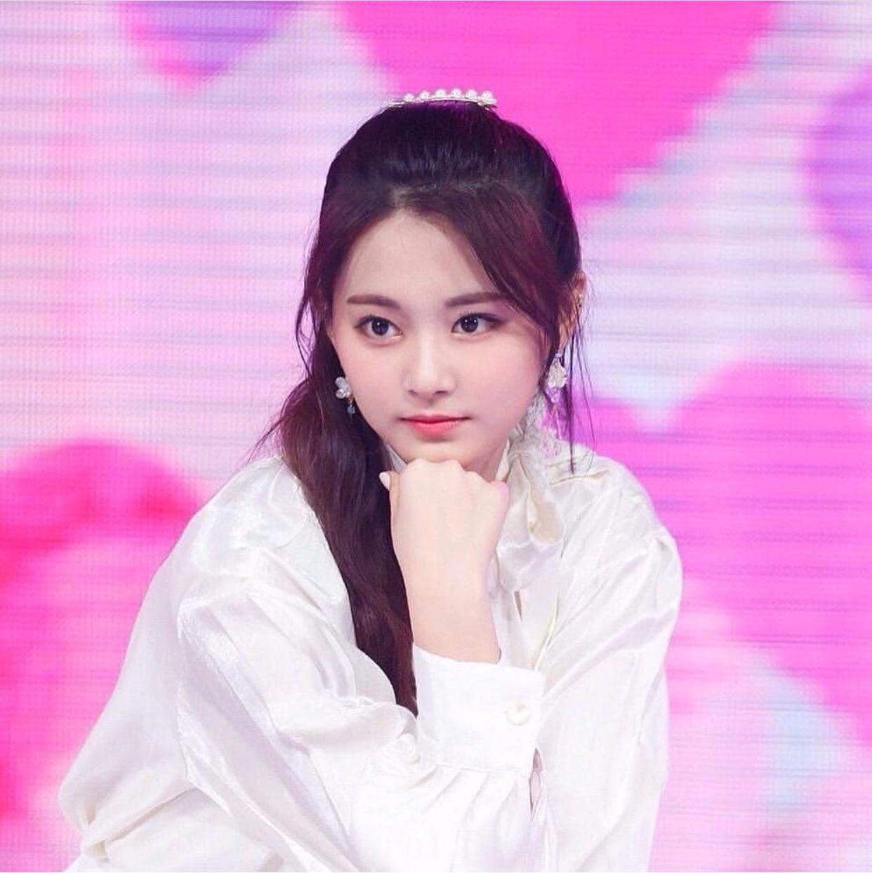 Looking For HD Better Quality Of This Tzuyu Picture For My Wallpaper, Thanks