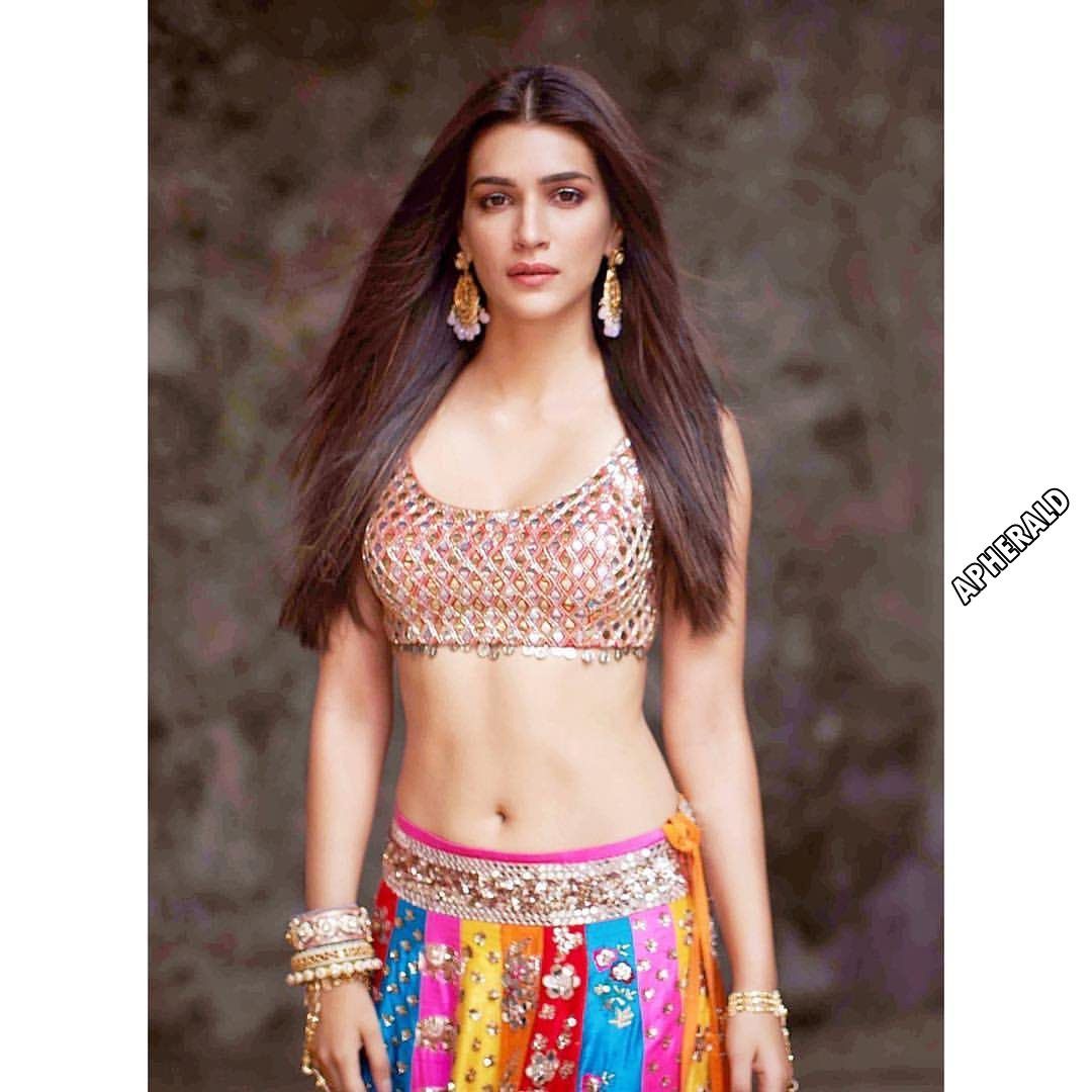 Kriti Sanon Navel Wallpapers Wallpaper Cave