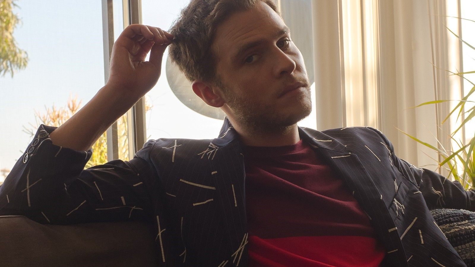 Iain De Caestecker: show your bones