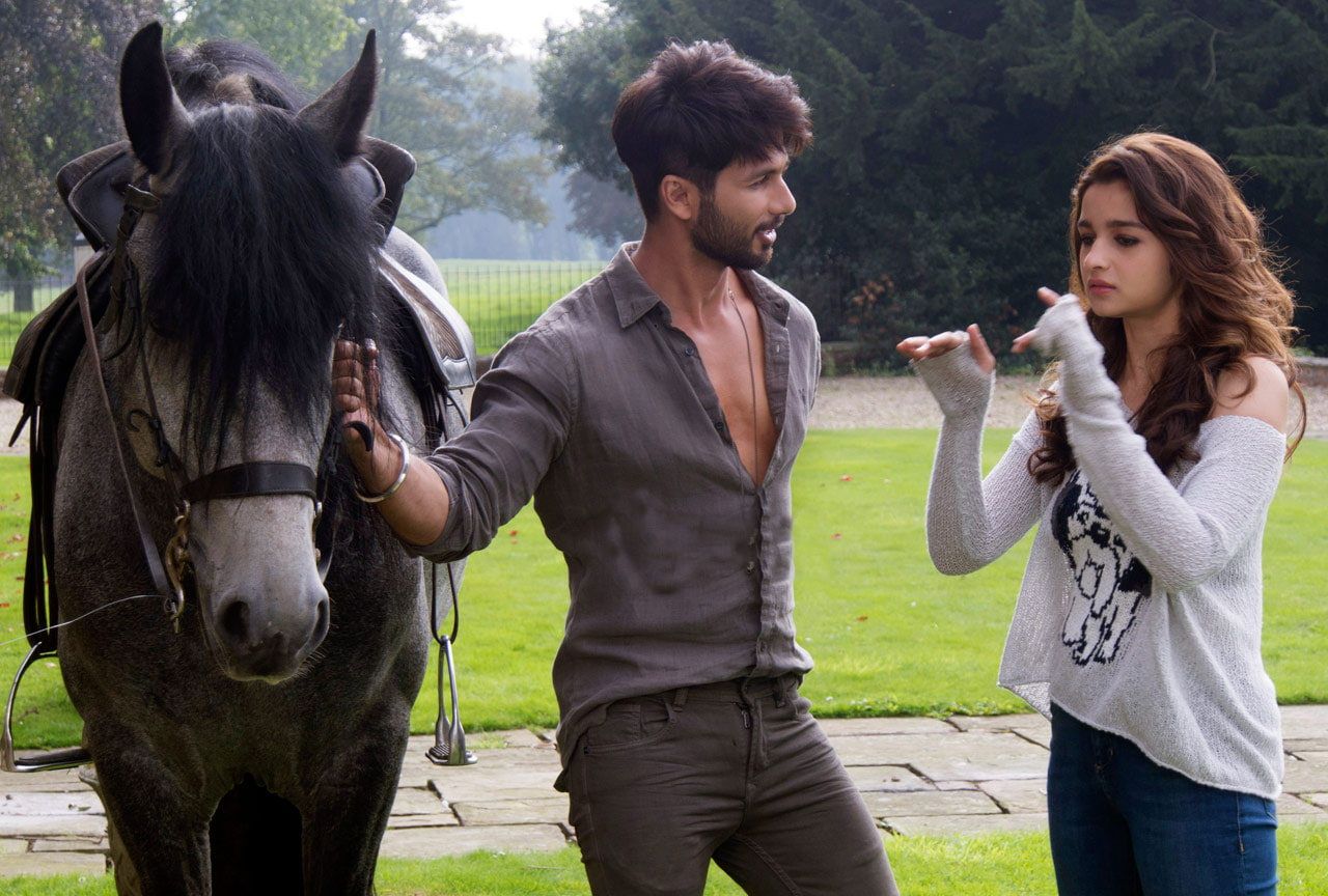 Shaandaar Photohoot P #wallpaper #hdwallpaper #desktop. Photohoot, Shahid kapoor, Wallpaper