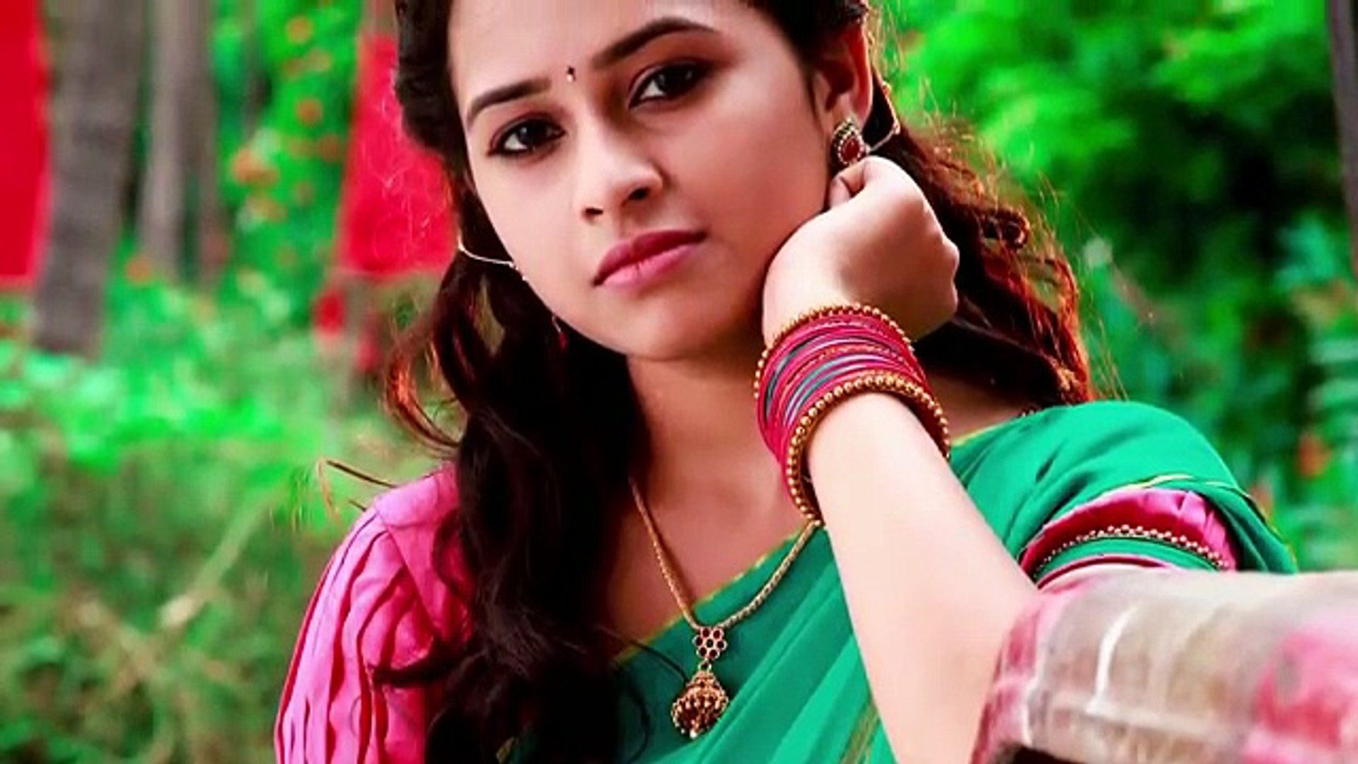 Vellakkara Durai Un Azhagu Lyric _ Vikram Prabhu, Sri Divya