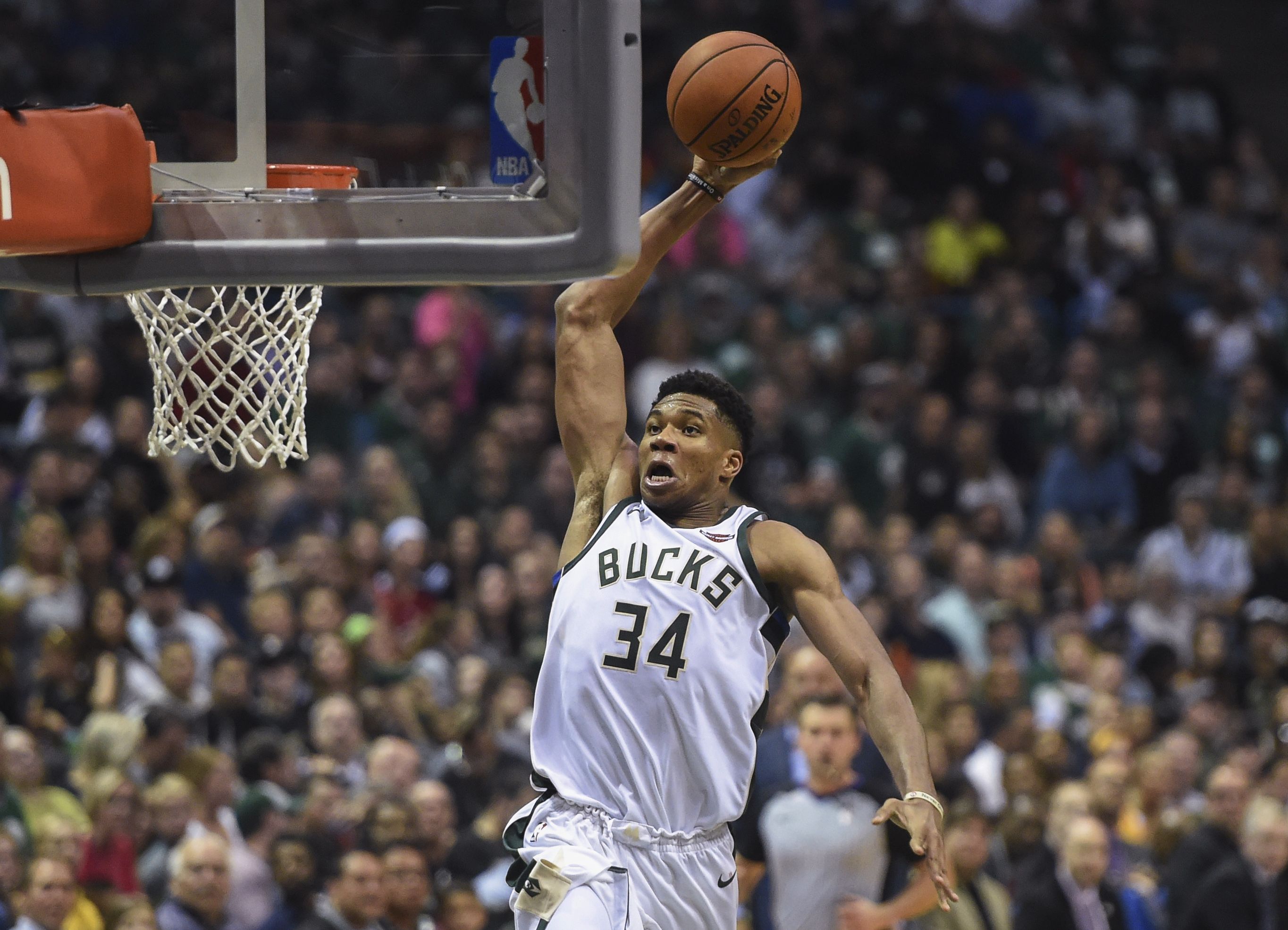 photo of Giannis Antetokounmpo looking like a superhero in games
