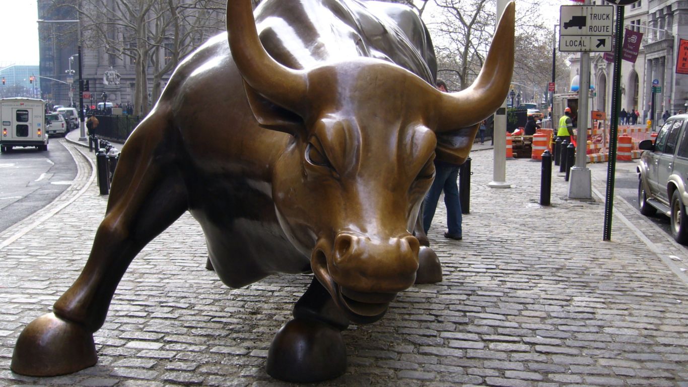 The Wall Street Bull Wallpaper for 1366x768