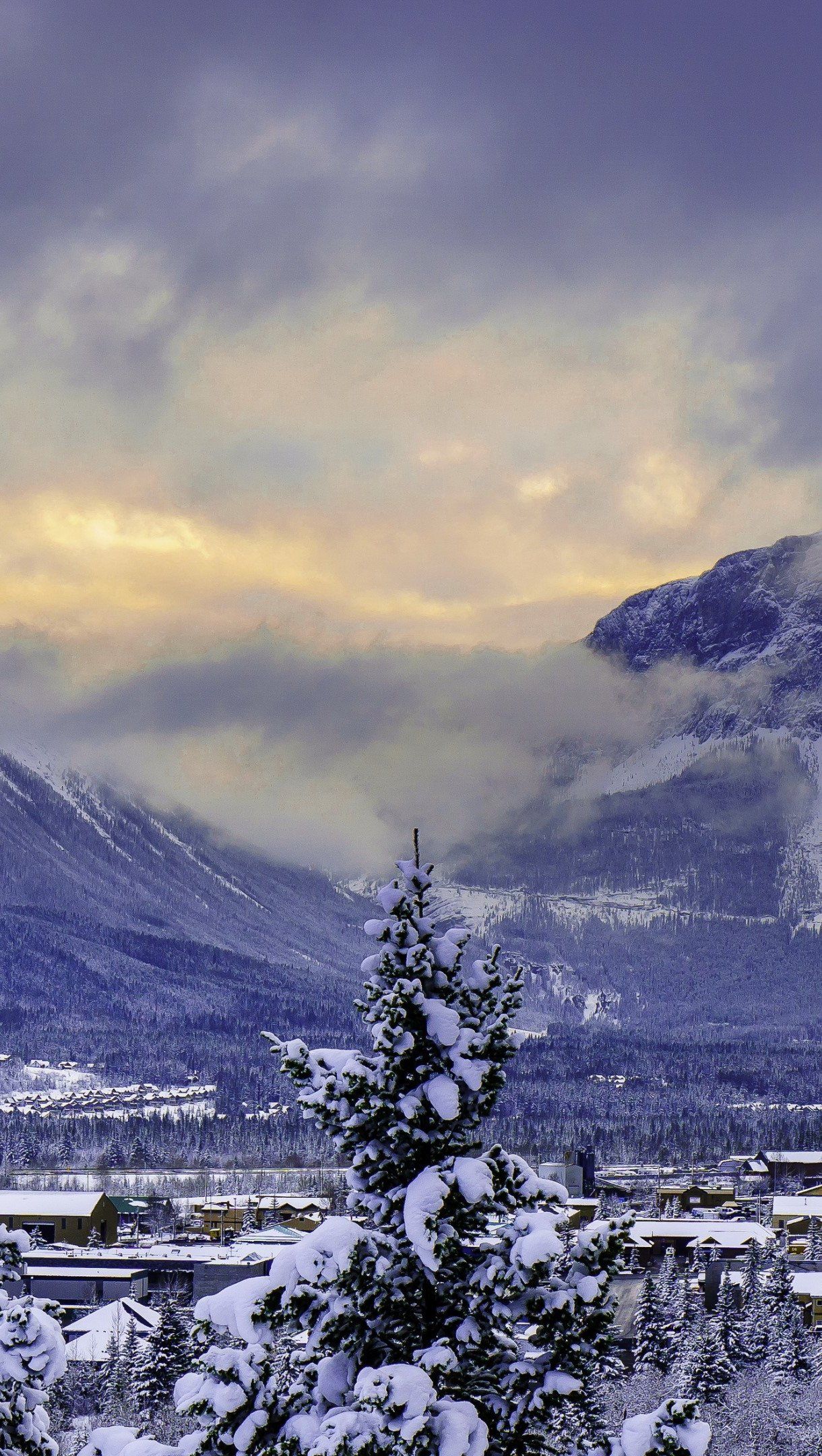 Alberta Banff Mountain in Winter Wallpaper 4k Ultra HD