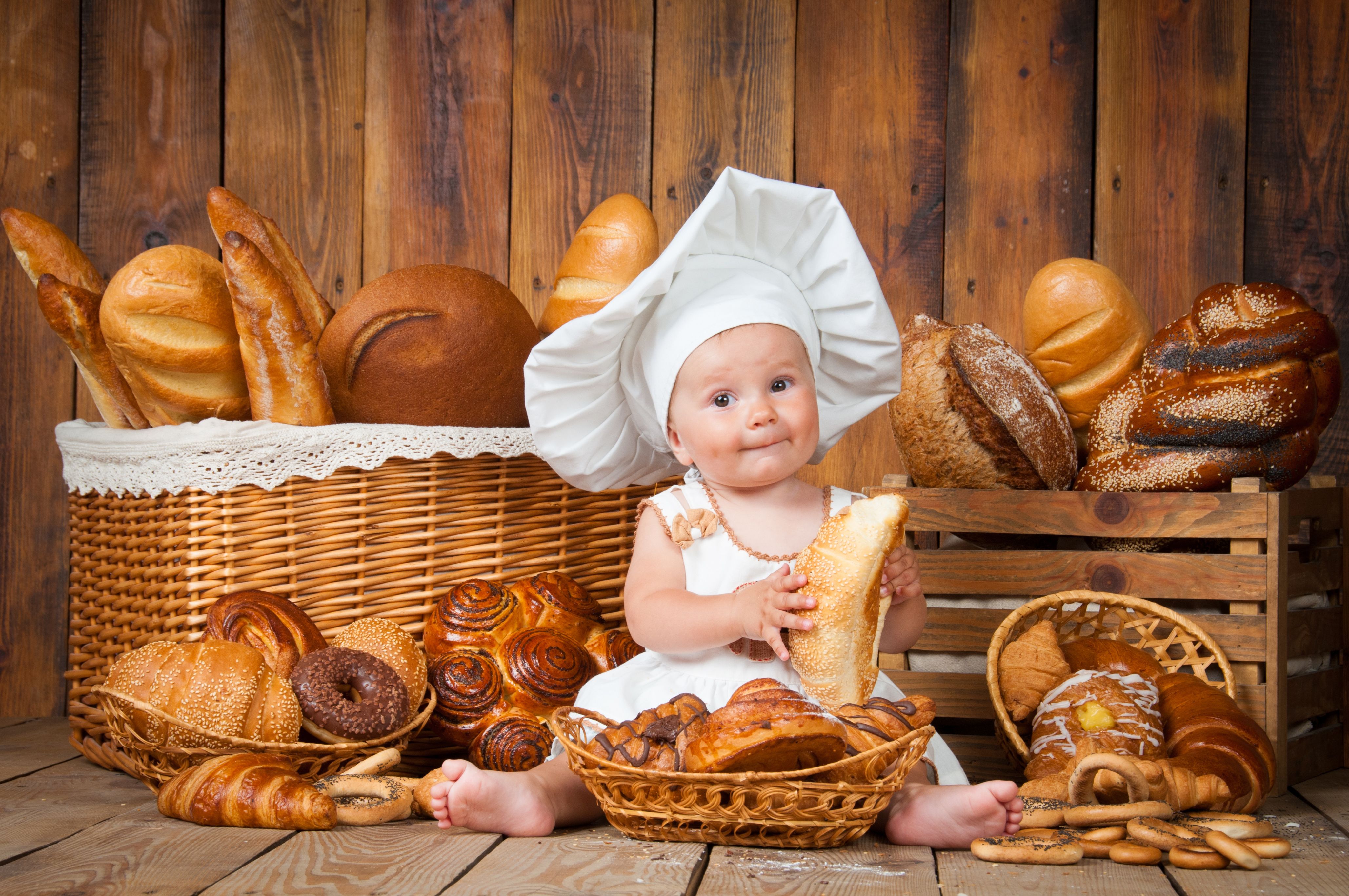 Baby Baking Bread Cute Viennoiserie Wallpaper:4114x2733