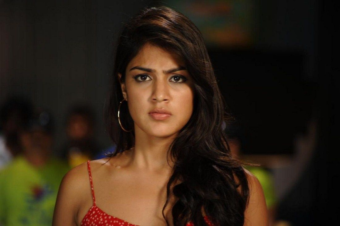 rhea chakraborty actress wallpaper 8Wallpaper of Bollywood actress Rhea Chakraborty