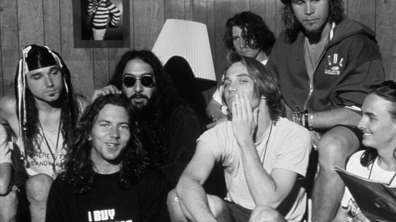Temple of the Dog (Pearl Jam + Soundgarden) Announce First EVER Tour. Temple of the dog, Chris cornell, Pearl jam