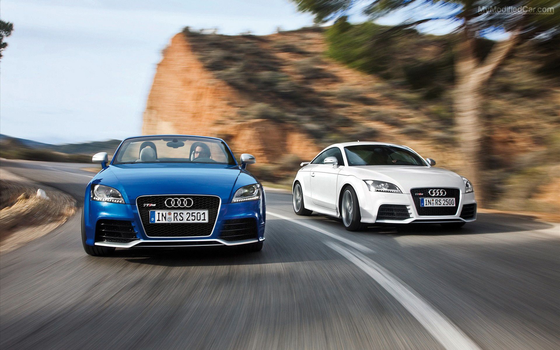 Audi TT & RS front view race drive wallpaper