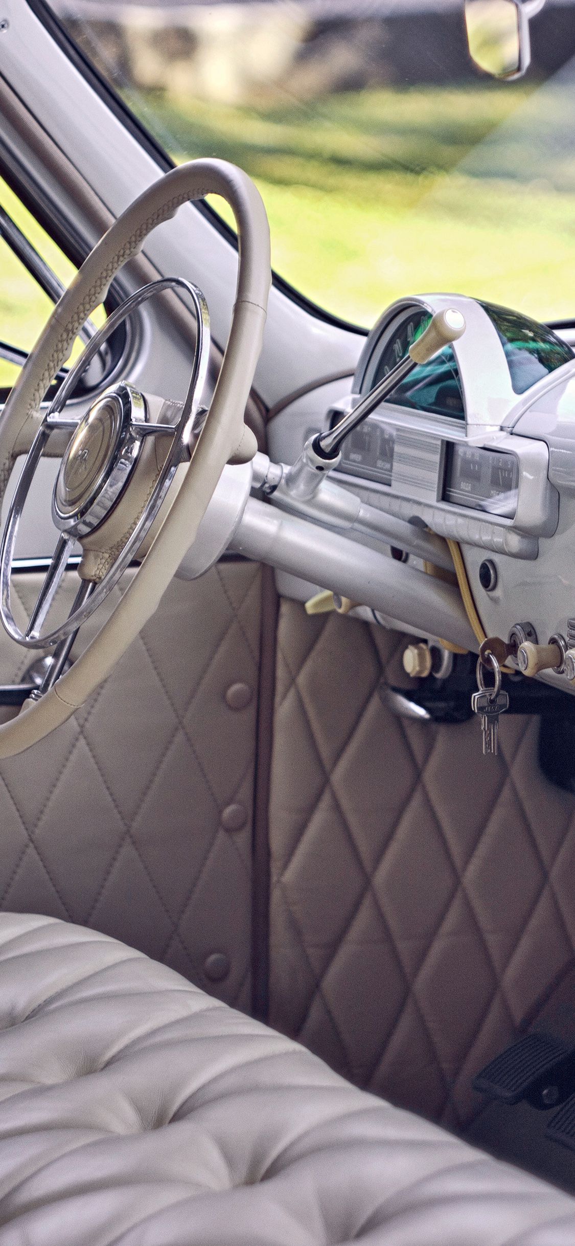 Classic Car Drive Bokeh Life Wallpaper