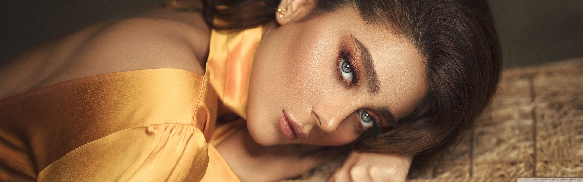 Aesthetic Beautiful Woman Ultra HD Desktop Background Wallpaper for: Multi Display, Dual Monitor, Tablet