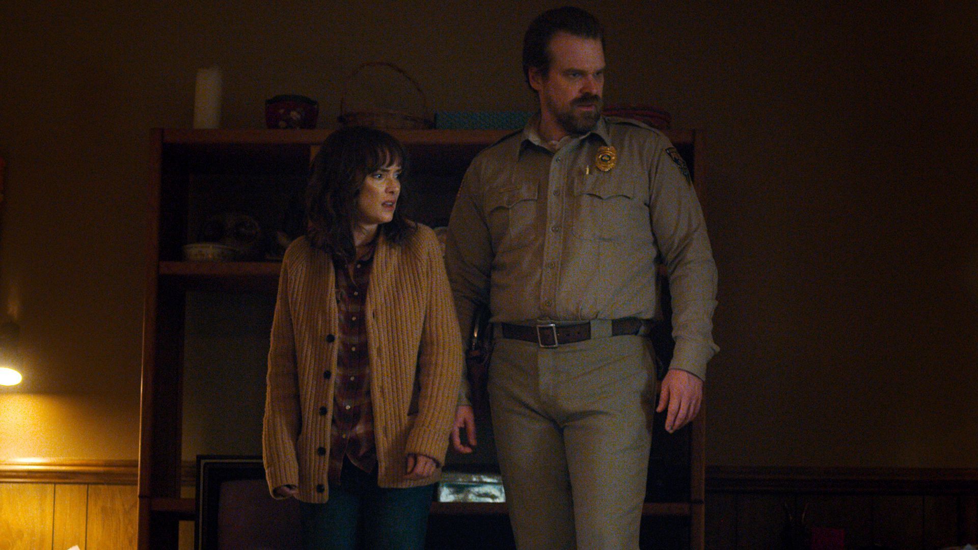 Stanger Things' David Harbour is keen for Hopper and Joyce Byers to get together