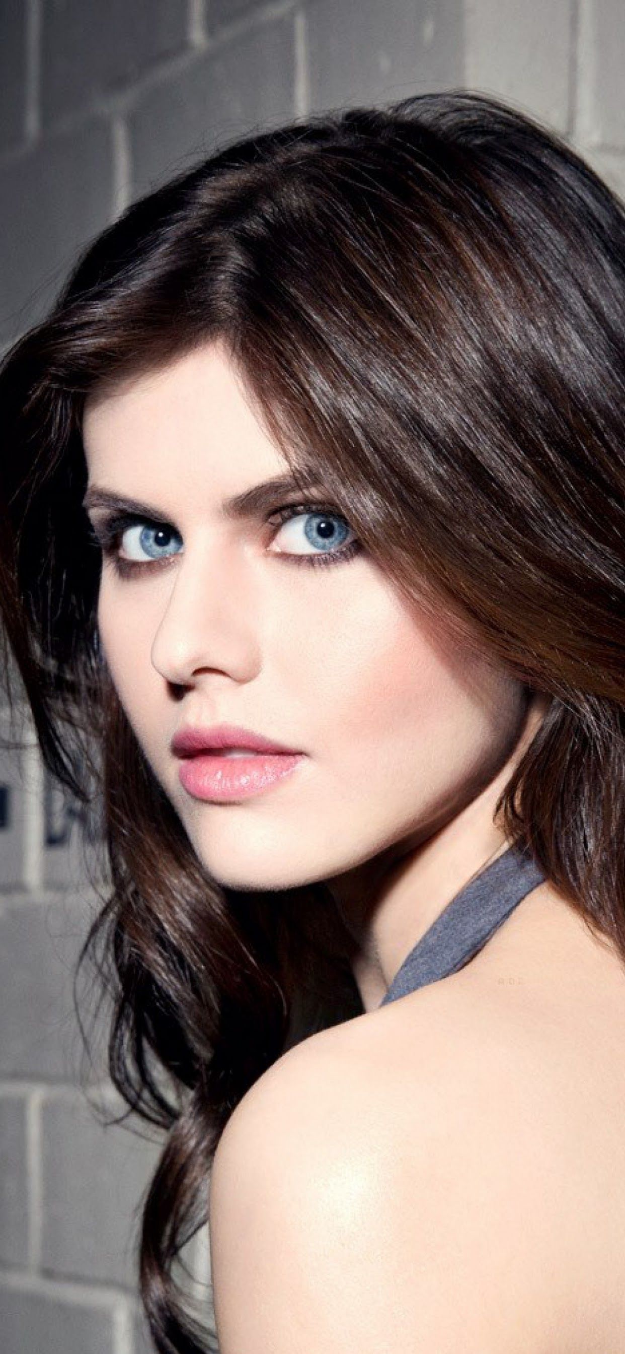 Alexandra Daddario Beautiful Girl 4K Wallpaper